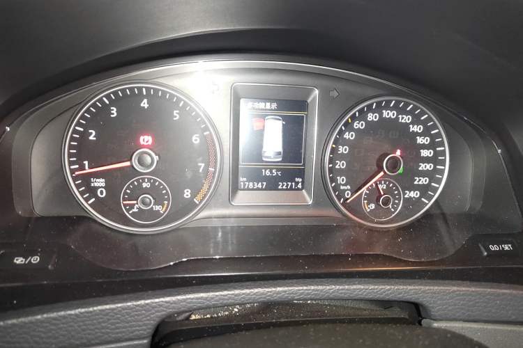 Used Volkswagen Multivan 2012 2.0 TSI Four-Wheel Drive Deluxe Edition
