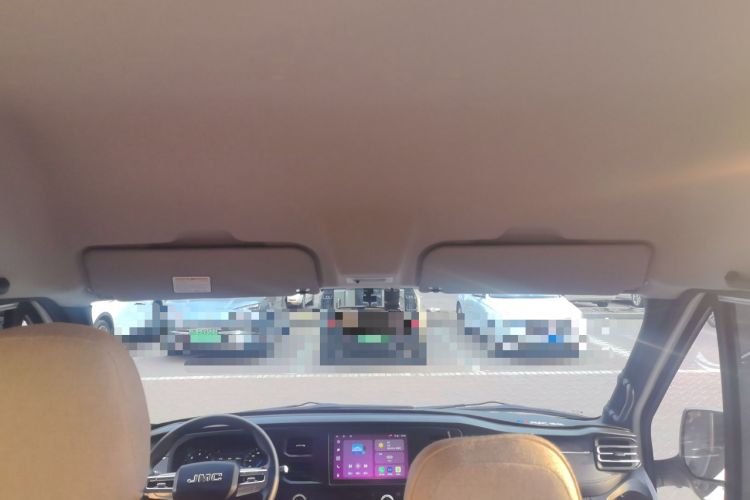 Used JMC Fushun 2023 2.0T Automatic Mid-Range High-Roof Commercial Multi-Purpose Passenger Vehicle with 6 Seats Headliner