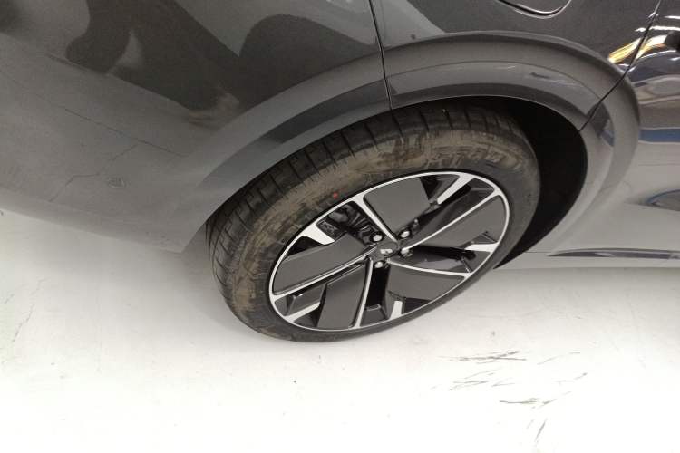 Used Li Auto L6 2025 Pro Smart Refresh Edition Right Rear Wheel Hub