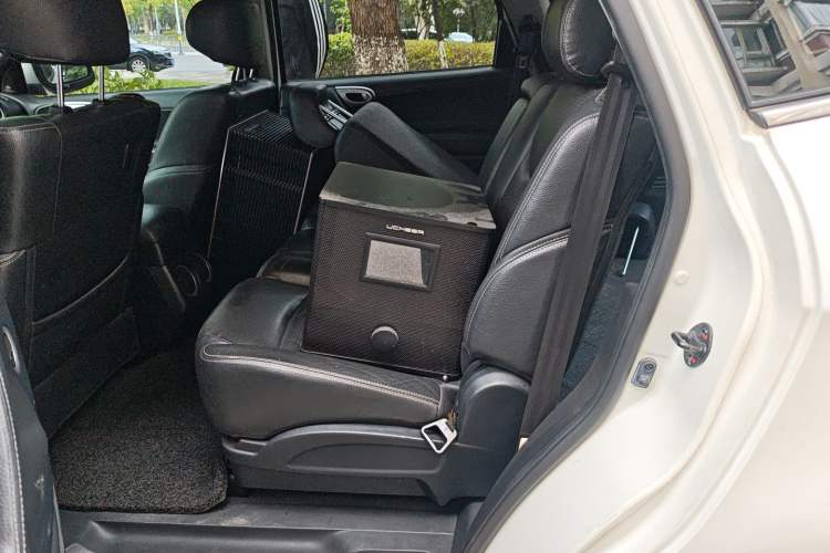 Used Luxgen Great 7 SUV 2012 Limited-Edition Sharp Model 2.2T Two-Wheel Drive Smart Version
