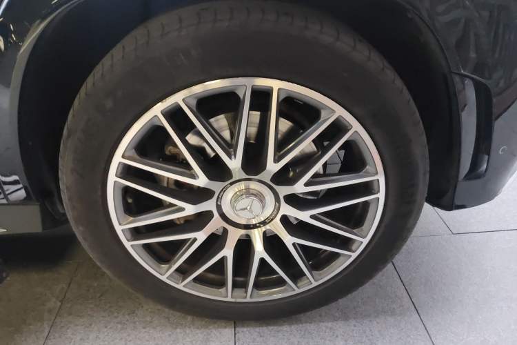 Used Mercedes-Benz GLS 2021 Refresh GLS 450 4MATIC Fashion Edition Right Front Wheel Hub