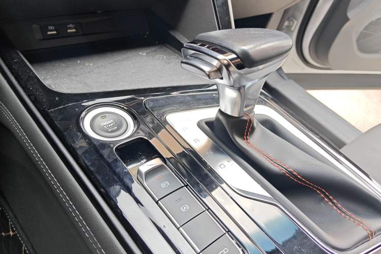 Used Baojun RC-6 2019 1.5T CVT 24-Hour Online Luxury Edition