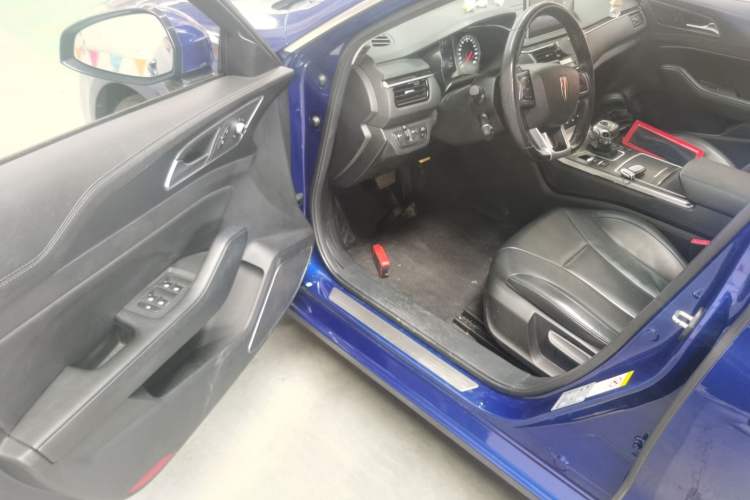 Used Hongqi H5 2020 1.5T DCT Flagship Edition Driver Seat