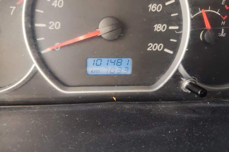 Used Wuling Hongguang 2014 1.5L S Standard Version Odometer Close Up