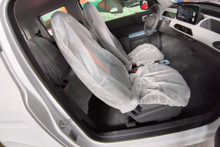 Used Geely Galaxy Panda 2024 Panda Mini 200km Endurance Bear Right Front Seat