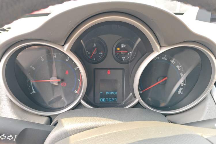 Used Chevrolet Cruze 2012 1.6L SL MT Instrument Cluster