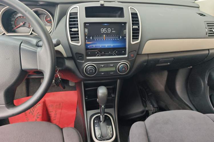 Used Nissan Sylphy 2019 Classic 1.6XE+ CVT SmartConnect Leading Edition Audio And AC Panel