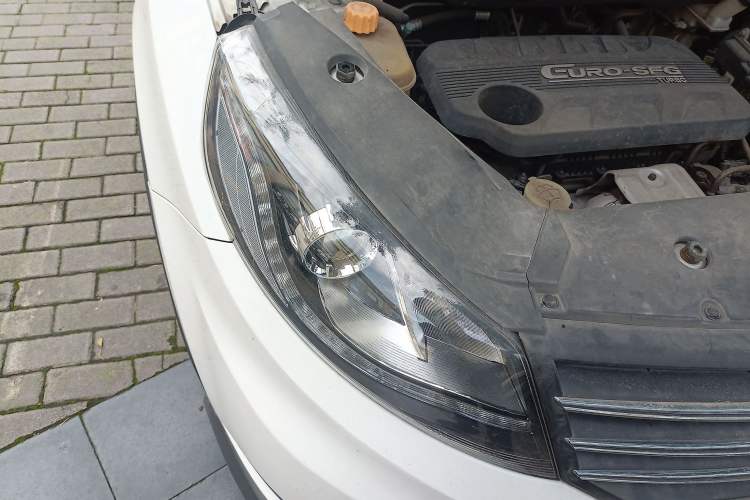 Used Dongfeng Fengon 580 2017 1.5T CVT Comfort Model Right Front Headlight