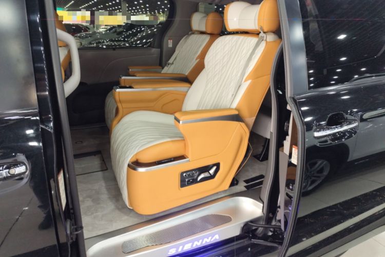 Used Toyota SIENNA 2015 3.5L Two-Wheel Drive LE Left Rear Seat