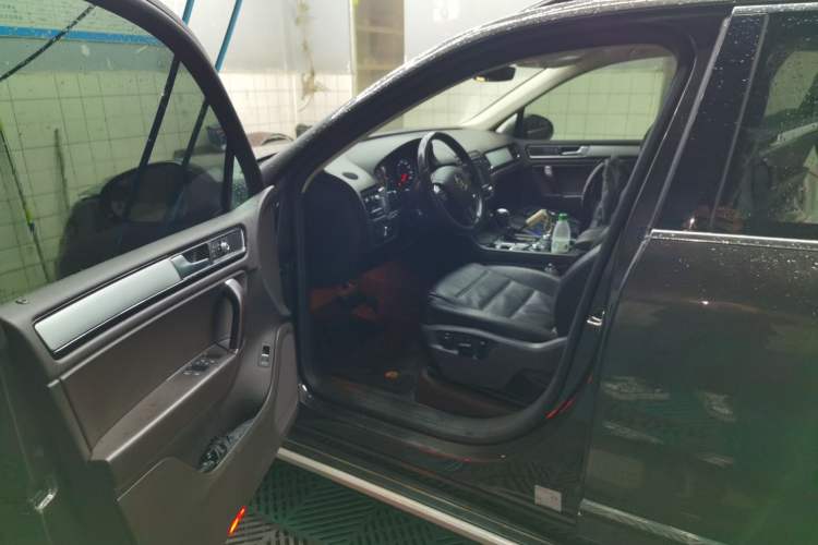 Used Volkswagen Touareg 2017 3.0 TSI Touareg Model Driver Seat