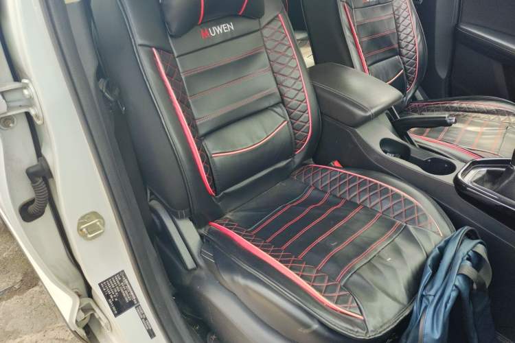 Used Dongfeng Fengon S560 2018 1.8L Manual Urban Model 7 Seats Right Front Seat