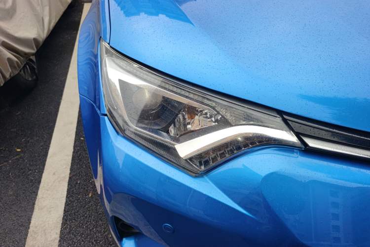 Used Toyota RAV4 2016 2.0L CVT Two-Wheel Drive Fashion Edition China V Standard