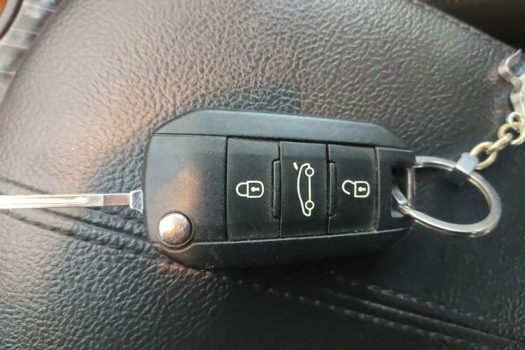 Used Peugeot 3008 2015 1.6THP Automatic Prestige Edition Vehicle Key