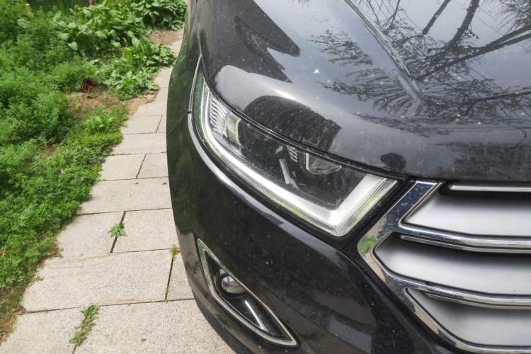 Used Ford Edge 2016 EcoBoost 245 Four-Wheel Drive Titanium Edition 7-Seater
