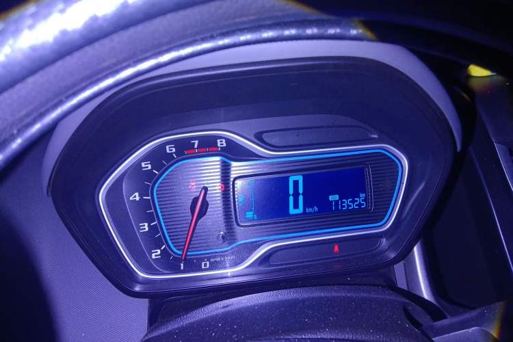 Used Chevrolet Aveo Sonic 2014 Sedan 1.4 SL MT Comfort Edition