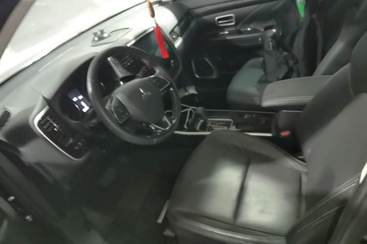 Used Mitsubishi Outlander 2019 2.0L Two-Wheel Drive Comfort Edition 5 Seats China VI Standard
