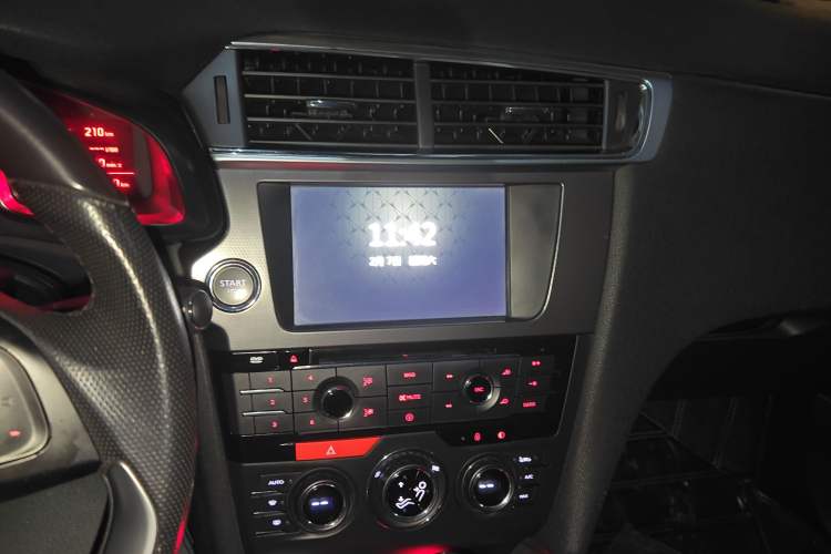 Used DS 6 2014 1.6T Luxury Edition THP160
