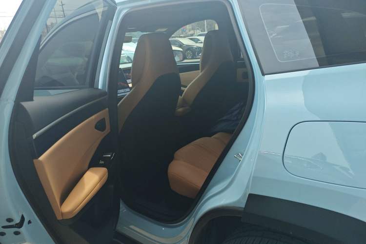 Used Geely Galaxy L7 2024 1.5T 115 km PLUS Dragon Edition
