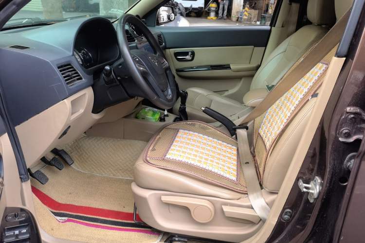 Used Wuling Hongguang 2014 1.5L S Comfort Model
