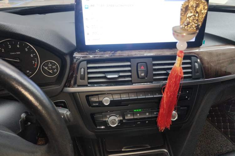 Used BMW 3 Series 2013 320Li Fashion Model
