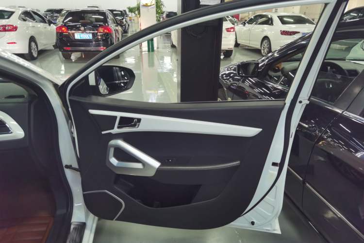 Used JAC Refine S2 2015 1.5L Manual Luxury Smart Model