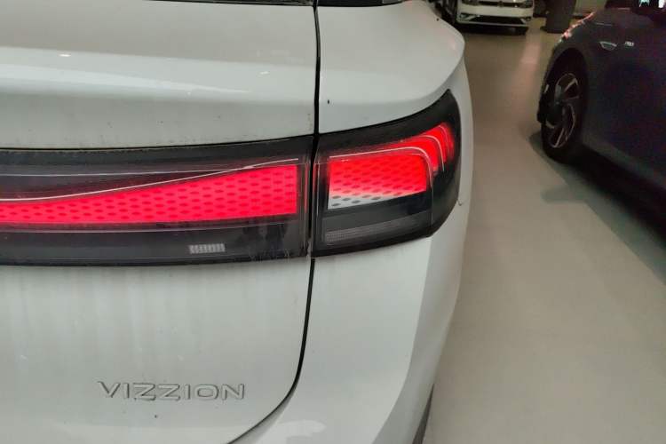 Used Volkswagen ID.7 VIZZION 2024 AIR model Right Rear Taillight