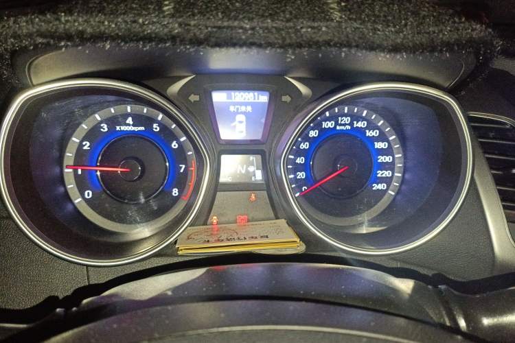 Used Hyundai Elantra (5th Generation / Langdong) 2015 1.6L Automatic Leading Model
