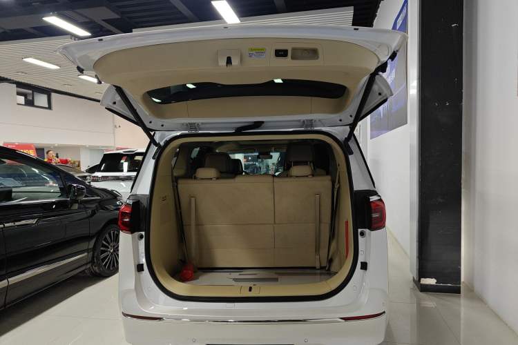 Used Buick GL8 2023 ES Lu Zun Deluxe and Yue Edition Trunk