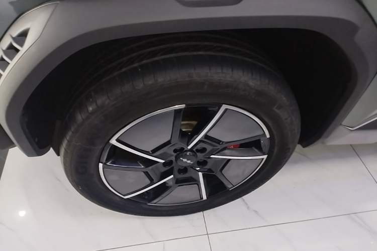 Used Formula Leopard Titanium 3 2025 501KM All-Wheel Drive Intelligent Driving Ultra Version Exterior 4