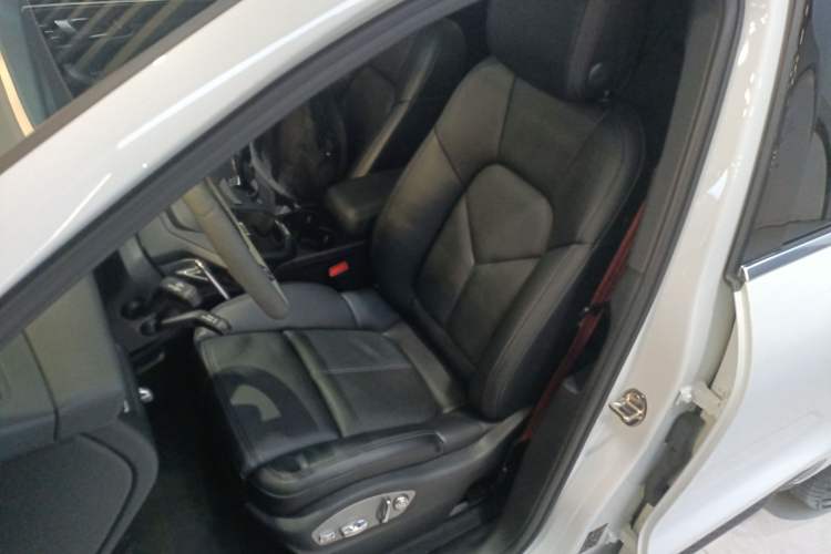 Used Porsche Macan 2022 Macan 2.0T