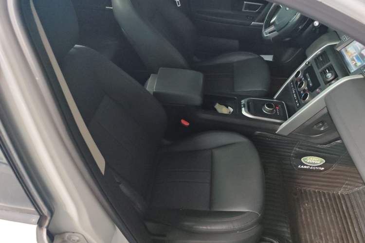 Used Land Rover Discovery Sport 2019 240 PS SE Version China VI Standard Right Front Seat