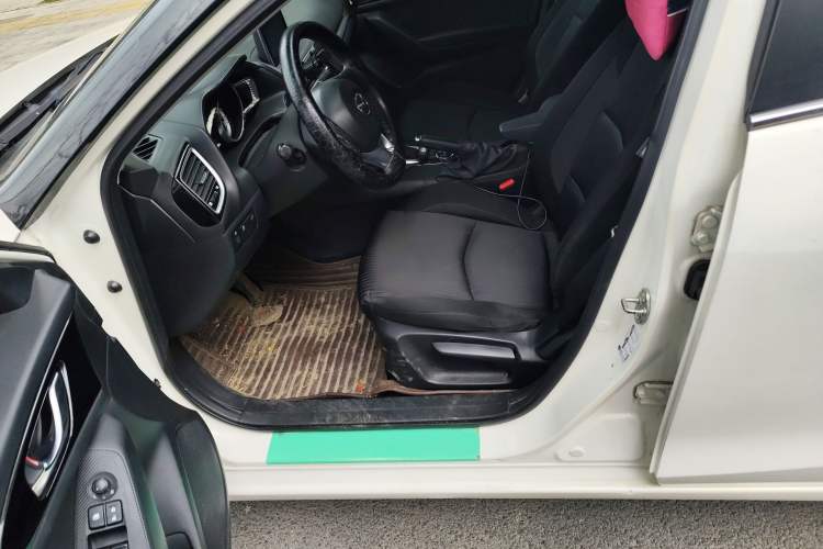 Used Mazda 3 Axela 2014 Sedan 1.5L Automatic Luxury Model