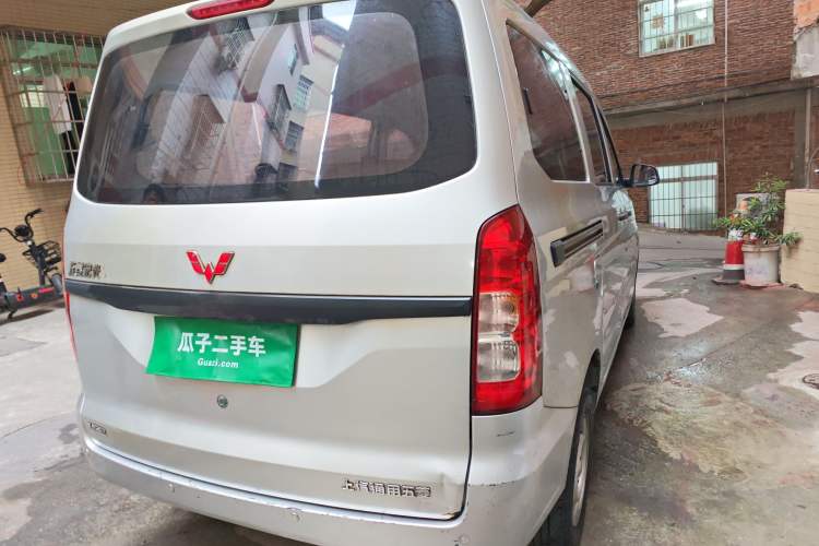 Used Wuling Hongguang V 2019 1.5L Jingqu Version China VI LAR