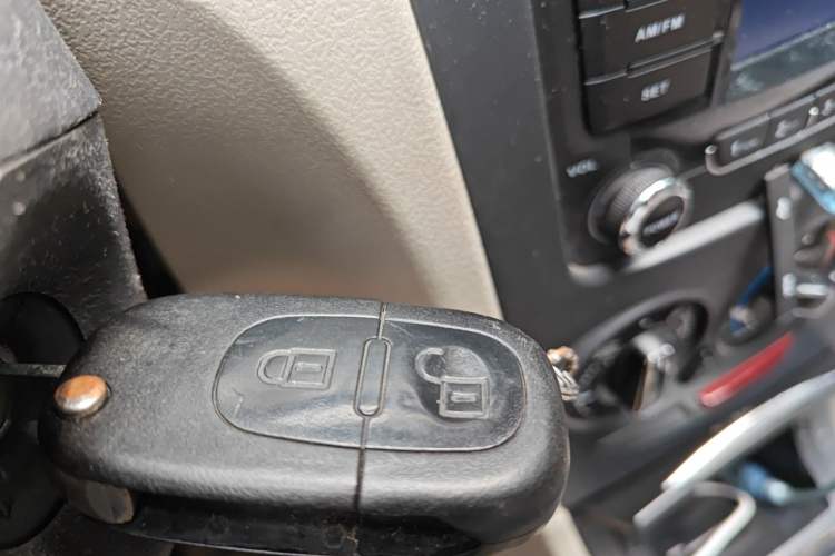 Used Dongfeng Aeolus S30 2011 1.6L Automatic Zunya Model
