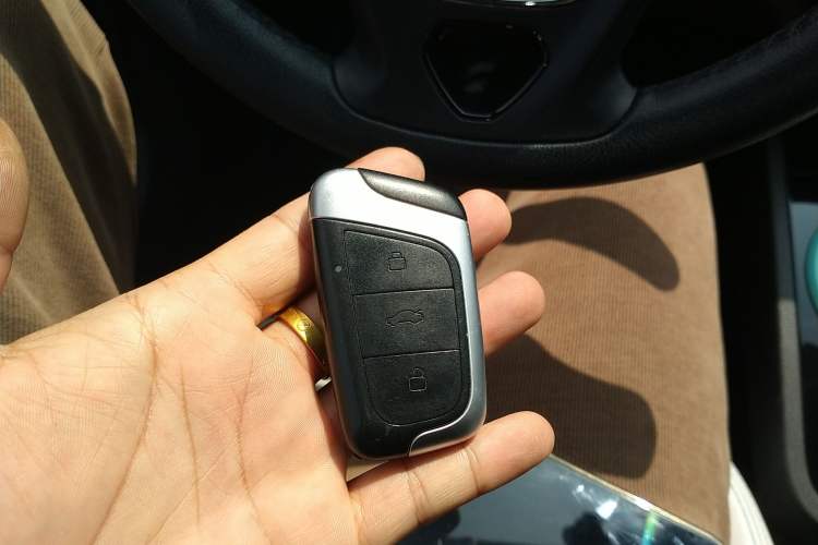 Used Chery QQ Little Ant 2021 200 000-Yuan Ant Fan Edition Talent Version NMC Battery 301 km Interior 1