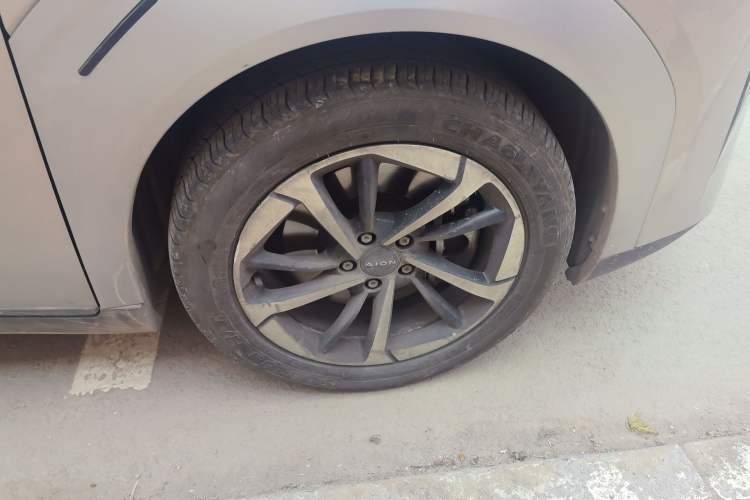 Used AION Y 2025 Plus 510 Enjoy Edition Right Front Wheel Hub