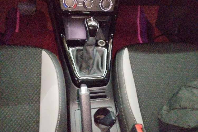 Used Volkswagen Tacqua 2020 1.5L Automatic Yue