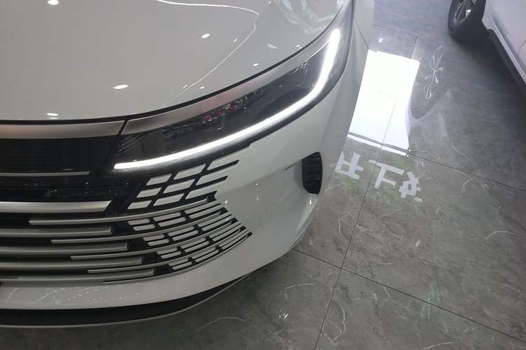 Used BYD Destroyer 05 2024 HONOR Edition DM-i 55KM Luxury Model Left Front Headlight