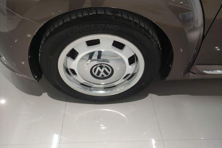 Used Volkswagen Beetle 2015 180TSI model
