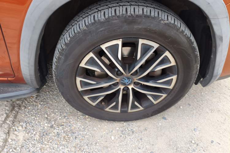 Used BYD Song New Energy 2017 Song DM 1.5TID All-Wheel Drive Prestige Model Right Front Wheel Hub