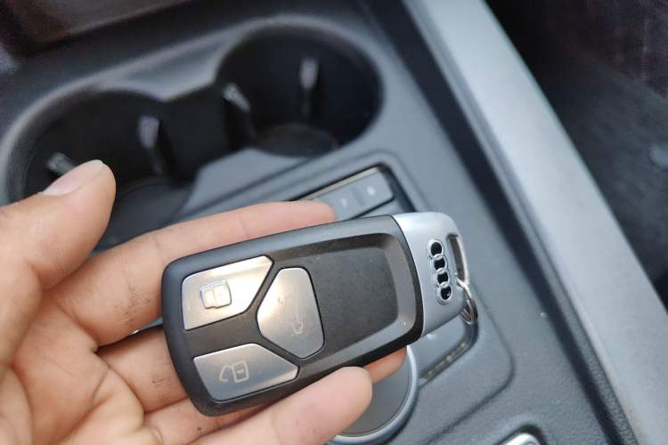 Used Audi A4L 2017 40 TFSI Ambition Edition
