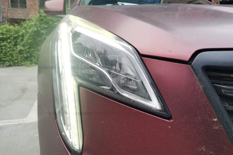 Used Cadillac XTS 2018 28T Tech Edition Right Front Headlight