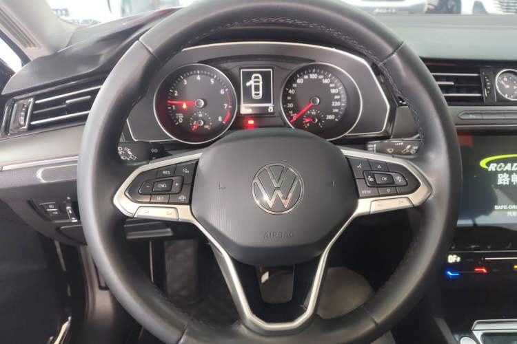 Used Volkswagen Magotan 2020 330TSI DSG Leading Model Steering Wheel
