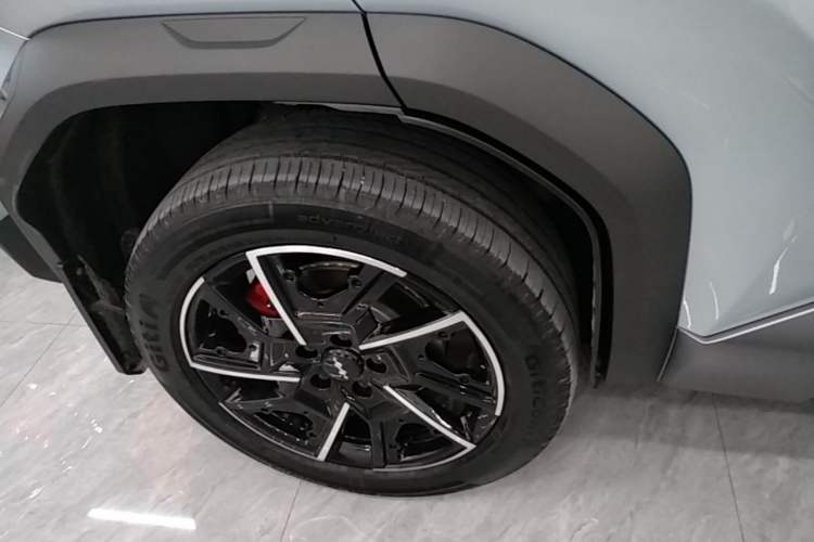 Used Formula Leopard Titanium 3 2025 501KM All-Wheel Drive Intelligent Driving Ultra Version

