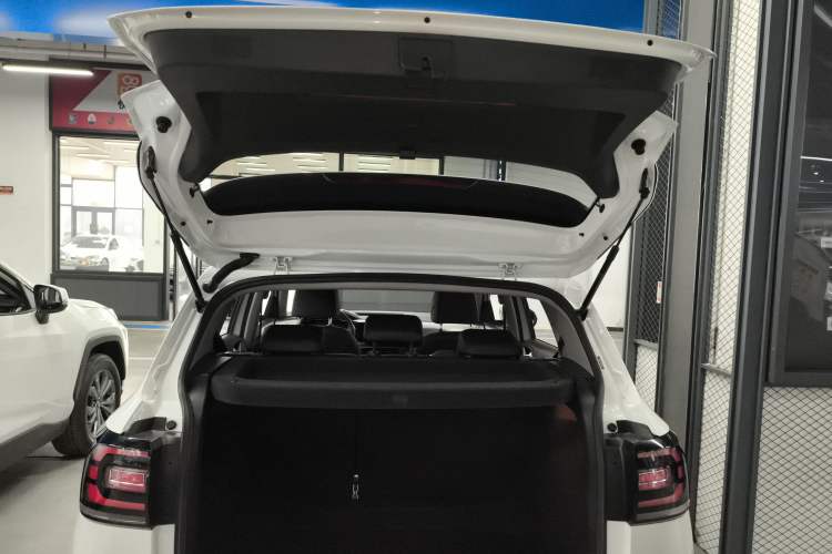 Used Volkswagen Tacqua 2021 1.5L Automatic Yue Zhi Lian Edition Trunk