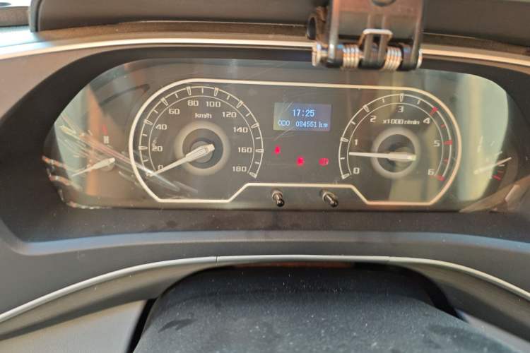 Used SAIC MAXUS Xintu V80 2023 2.0T Manual Classic Aoyuntong Long Wheelbase Ultra-Low Roof 6/7/8/9-Seater