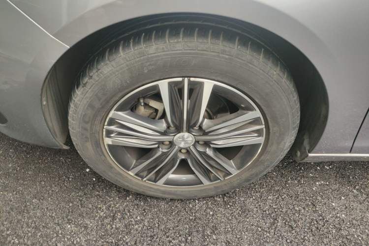 Used Peugeot 308 2018 1.6L Automatic Luxury Edition Left Front Wheel Hub