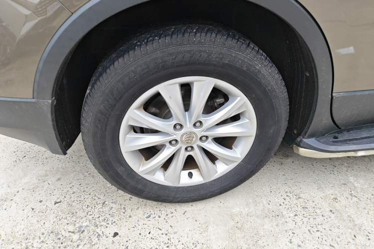 Used Buick Envision 2017 28T Four-Wheel Drive Elite Model Right Rear Wheel Hub
