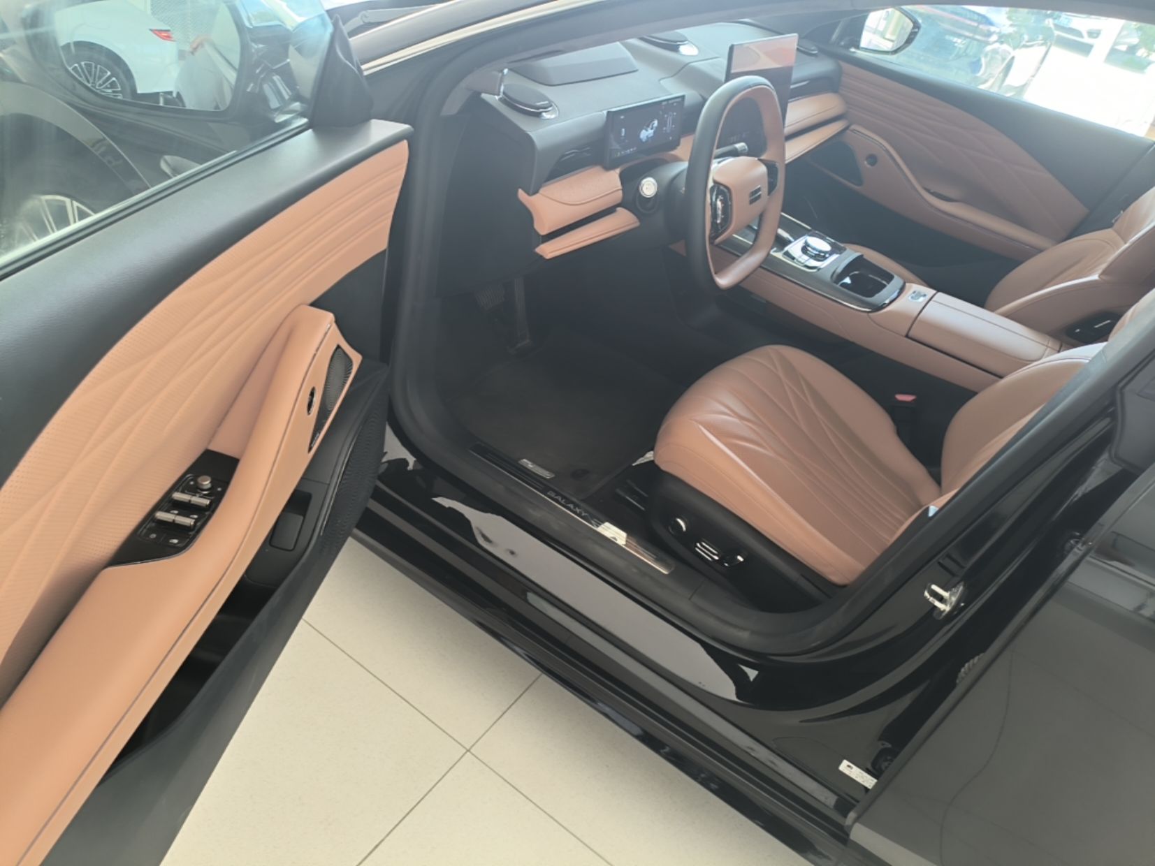 Geely Galaxy 8 2025 130km EM-P Starship Edition — снимка 18