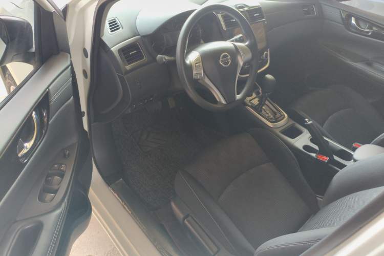 Used Nissan Tiida 2024 1.6L CVT Cool Dynamic Edition Driver Seat